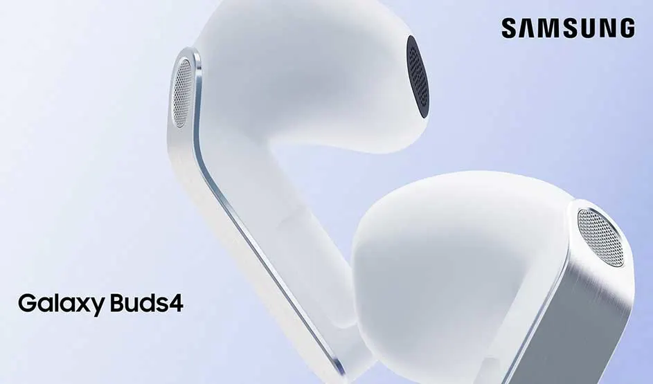 Close-up van twee witte Galaxy Buds4 oordopjes tegen een zachte blauwe achtergrond, met glanzende metalen details voor een strak design.