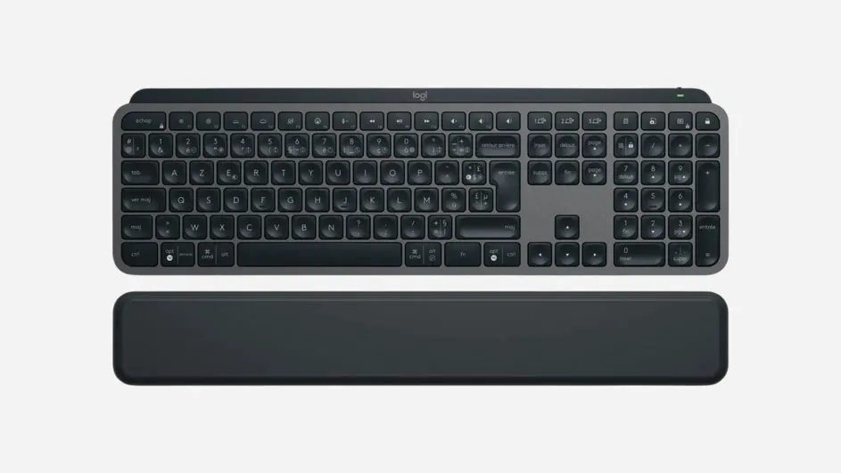 Een slank draadloos toetsenbord met numeriek blok, laagprofiel afgeronde toetsen, verlichting en afneembare gevoerde polssteun voor ergonomisch comfort.