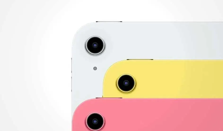 Gros plan sur trois tablettes : une blanche, une jaune et une rose, chacune avec un appareil photo. Fond blanc uni.