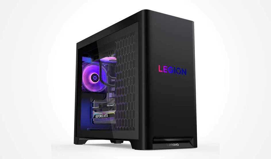 PC fixe noir Legion avec fenêtre latérale; ventilateur RGB violet et carte GeForce RTX visibles, sur fond blanc.