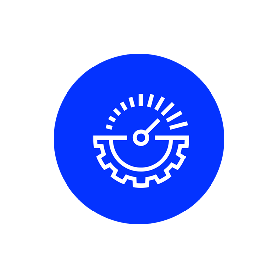 Witte snelheidsmeter en tandwiel op een blauwe cirkel.