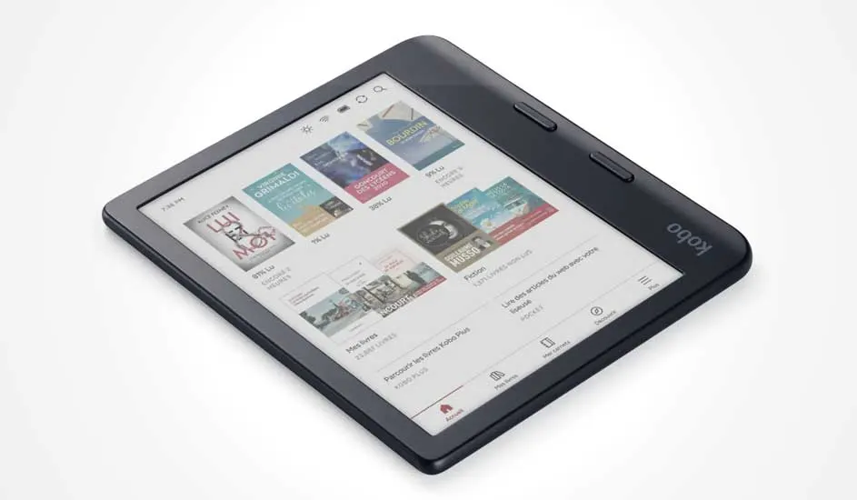 Une liseuse Kobo noire à large écran affiche des couvertures de livres et possède deux boutons latéraux pour tourner les pages.