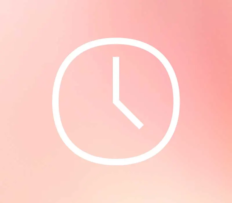 Witte klok op een roze achtergrond. De tijd is 12:20. De achtergrond heeft een licht roze gradiënt.