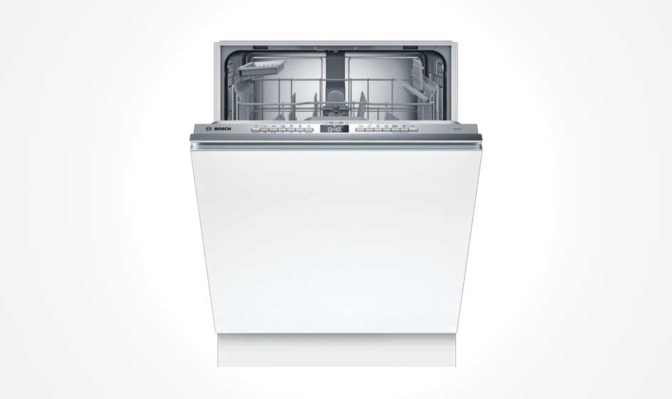 Un lave-vaisselle entièrement intégré avec porte fermée affiche la technologie moderne. L'appareil a un design épuré avec commande numérique en haut. La finition blanche s'intègre parfaitement aux armoires de cuisine pour un lavage efficace.
