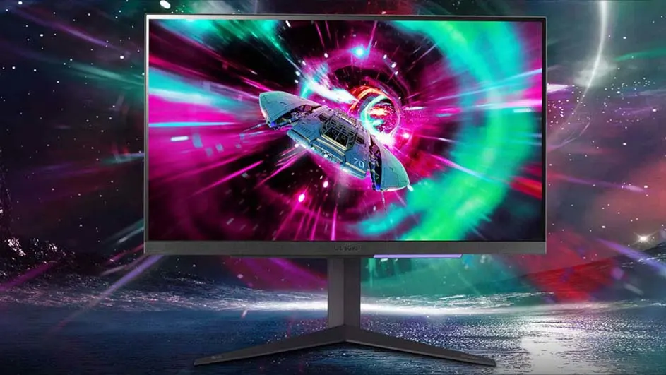 Een grijze monitor toont een ruimteschip in een kleurrijke tunnel van roze en blauw. De achtergrond is een donkere ruimte.