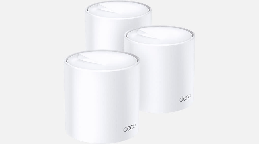 Trois cylindres blancs "deco" sur fond blanc. Les cylindres sont des appareils électroniques.