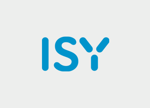 Le logo "ISY" en bleu clair sur fond blanc. Le "Y" est formé de trois traits arrondis.