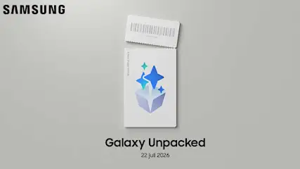Samsung Galaxy Unpacked teaser met witte uitnodiging, streepjescode, sterrenicoon en datum 22 juli 2026 op grijze achtergrond.
