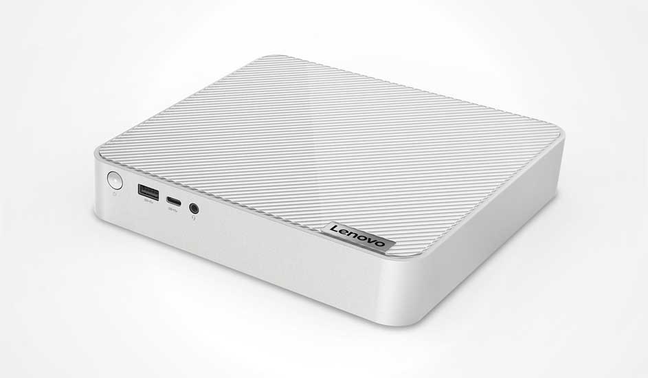 Een compacte, witte Lenovo mini-pc met een geribbelde bovenkant en verschillende poorten aan de voorkant.
