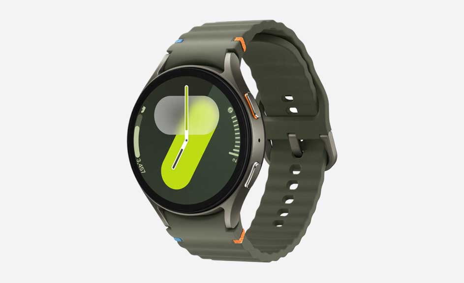 Een groene smartwatch met een rond scherm en een groene band op een witte achtergrond.