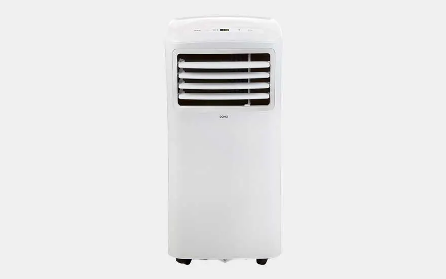 White Domo portable air conditioner with horizontal front fins, compact design ideal for smaller spaces.