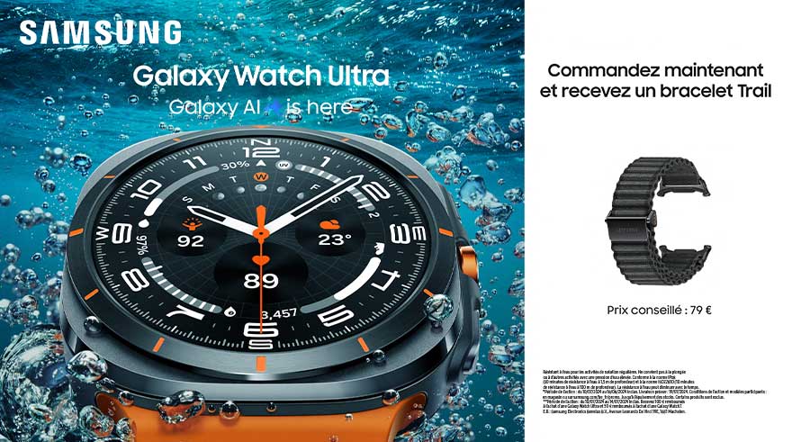 Montre Samsung Galaxy avec bracelet orange sous l'eau, affichant l'heure. Bracelet noir en prime.