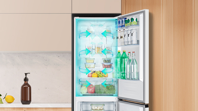 Frigorífico de Hisense abierto con flechas que grafican la circulación del aire. 