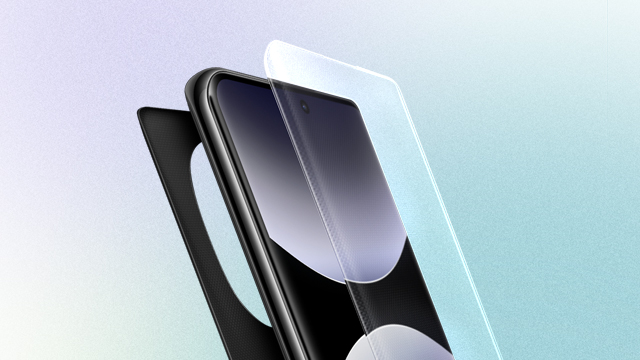 Un smartphone negro con dos protectores de pantalla separados sobre un fondo azul y blanco degradado.