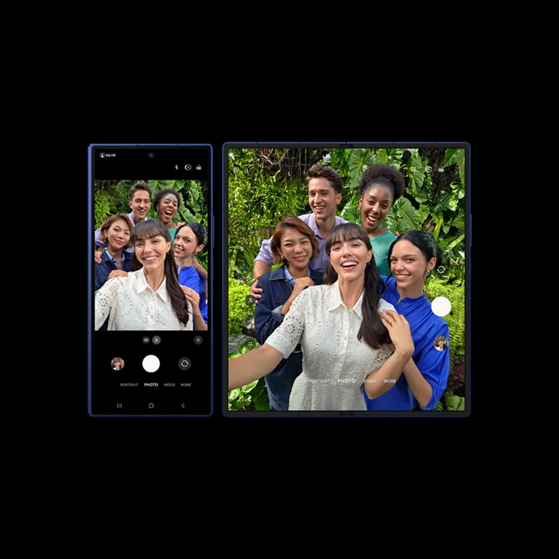 Smartphone mostrando foto de grupo en pantalla dividida.