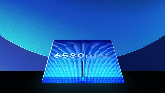 batería iluminada de azul con "6580mAh" escrito