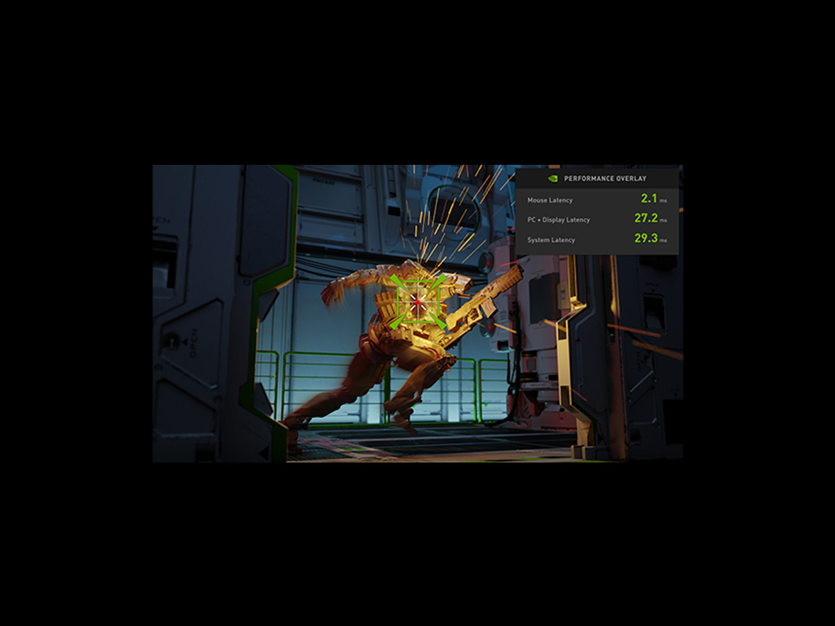 Un personaje corre en un entorno futurista con una interfaz de rendimiento que muestra latencia del ratón, PC y sistema.