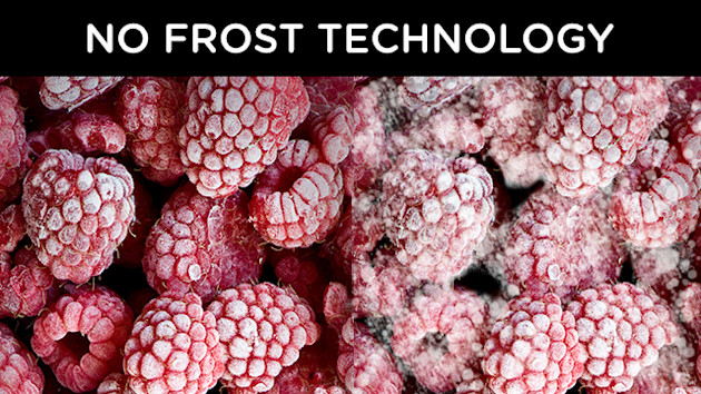 Frambuesas con y sin escarcha, mostrando la tecnología "sin escarcha". Las bayas son de color rojo rosado. Fondo negro.