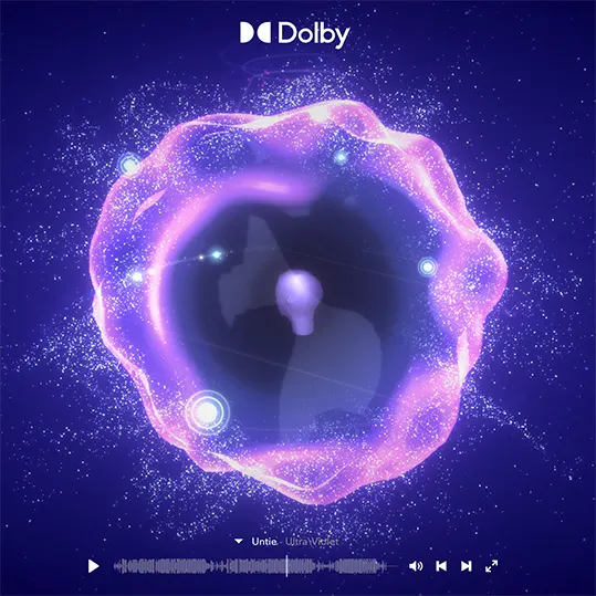 Fondo azul con el logo de Dolby. En el centro, una forma abstracta morada y azul con puntos brillantes. En la parte inferior, controles de reproducción.