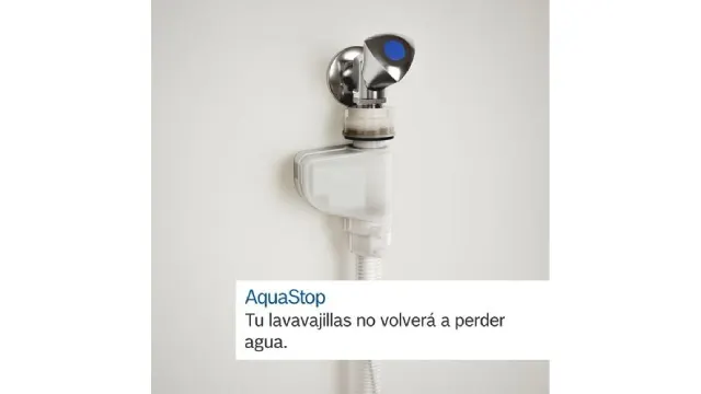 Imagen del mecanismo AquaStop con texto indicativo: "AquaStop: Tu lavavajillas no volverá a perder agua"