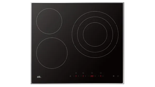 Placa de inducción sobre fondo blanco