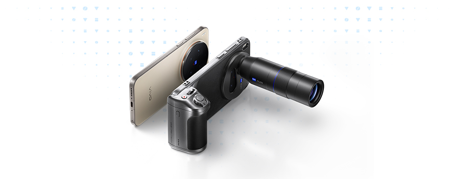 Smartphone vivo acoplado a cámara compacta con gran teleobjetivo Zeiss, sobre fondo blanco, destacando integración móvil‑cámara para fotografía avanzada, zoom potente y gran calidad de imagen.