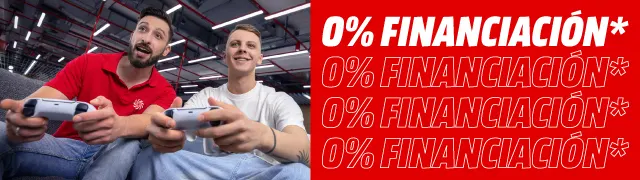 Dos personas jugando con mandos de consola sobre fondo rojo con mensaje destacado: “0% financiación"