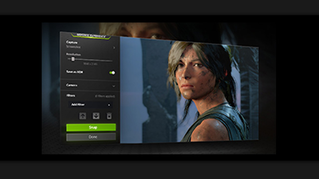 Pantalla con Lara Croft y un menú de captura. El menú tiene opciones de resolución, cámara y filtros. Hay botones verdes de "Save".