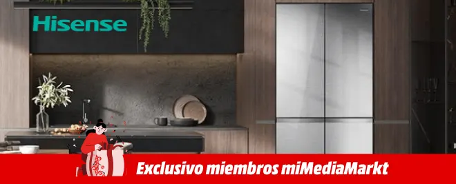 Cocina con americano inox de Hisense, logo en la parte superior y un enunciado de exclusivo miembros de miMediaMarkt.