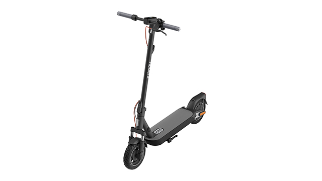 Vista general del patinete Xiaomi Electric Scooter 5 Pro en posición desplegada con diseño minimalista en color negro.