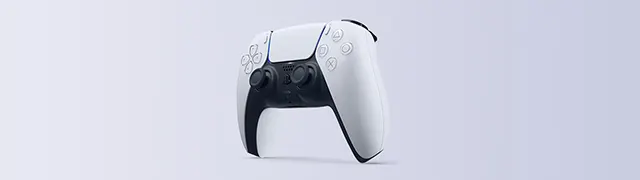 Mando inalámbrico dual sense de sony en un fondo gris claro.