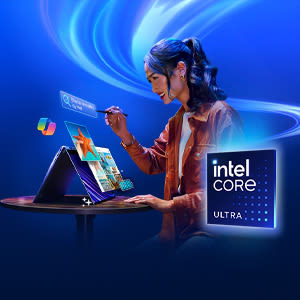 Intel® Core™ Ultra: Persona usando laptop con logo de Intel Core.