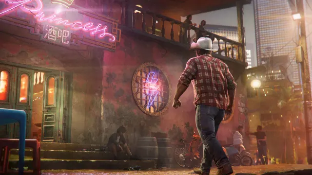 Escena urbana nocturna: hombre de camisa a cuadros y gorra camina hacia un bar rosa con letrero de neón “Princess”, calle sucia y luces de ciudad al fondo