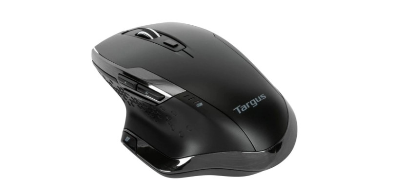 Un ratón ergonómico inalámbrico Targus de color negro.