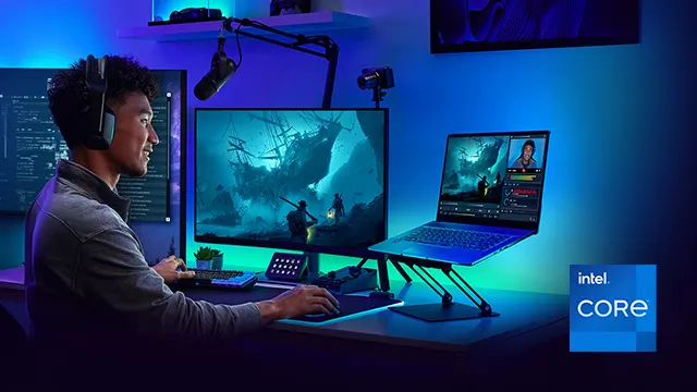 Chico jugando con el portátil en un ambiente gamer. Logo Intel Core.