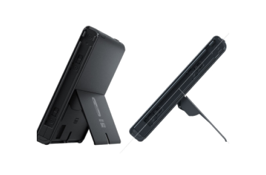 Dos dispositivos negros con soportes sobre un fondo blanco. Uno mira hacia la izquierda y el otro hacia la derecha.