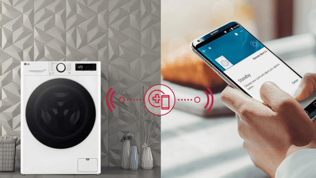 Lavasecadora LG conectada al smartphone vía app para control y diagnóstico inteligente.