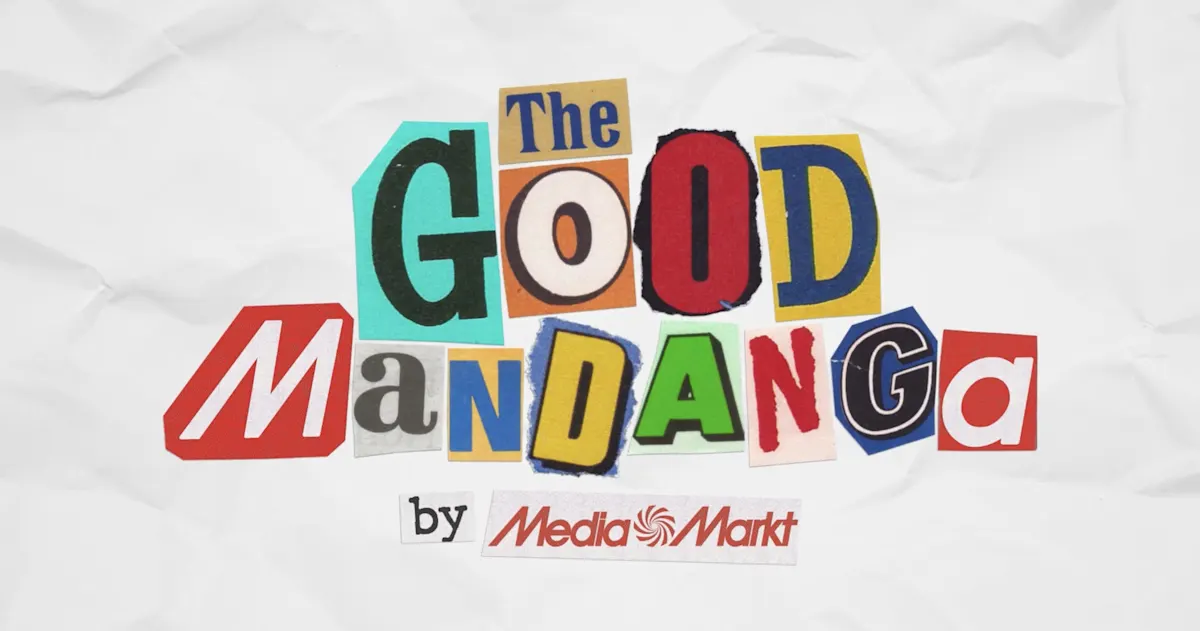 Texto con letras recortadas de revistas que dice "The Good Mandanga by Media Markt" sobre papel blanco arrugado.