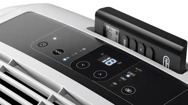 Panel de control táctil del aire acondicionado portátil De'Longhi con mando a distancia