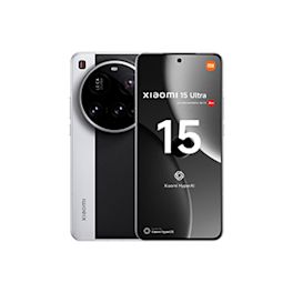 Teléfono móvil Xiaomi 15 Ultra mostrado desde dos ángulos: la parte trasera con cuatro cámaras y un flash LED en un módulo circular, y la pantalla frontal con el logotipo de Xiaomi y los textos 'Xiaomi 15 Ultra', 'co-engineered with Leica', 'Xiaomi HyperAI', y 'Xiaomi HyperOS'