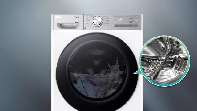 Lavadora frontal LG en funcionamiento; detalle del tambor de acero y agua en movimiento.