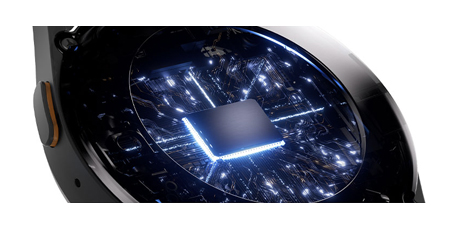 Siyah yuvarlak bir cihazın yakın çekimi, içinde mavi ışıklar ve karanlık bir kare var. Beyaz bir arka plan üzerinde yer almaktadır.