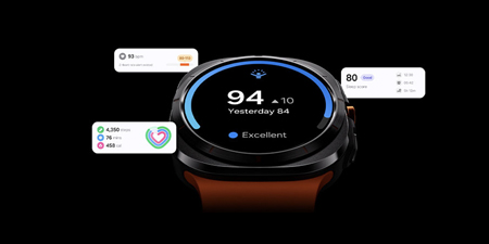 Siyah zemin üzerinde, mavi vurgulu dijital ekranlı, bileklikli akıllı saat ve sağlık verileri göstergeleri yer alıyor.